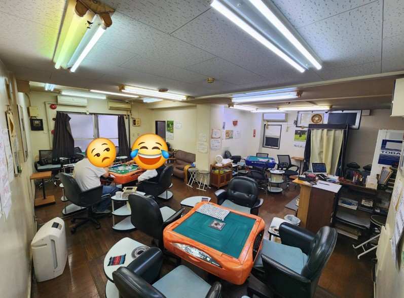 常連のお客様を中心に、多くの方が麻雀を楽しまれています。