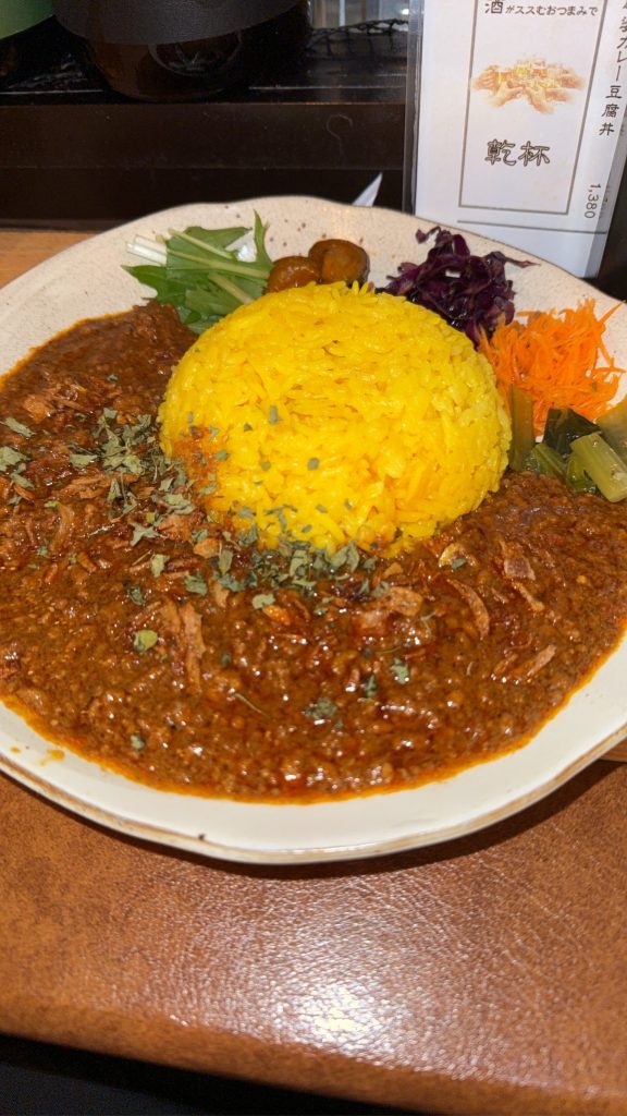 下北沢名物!?のスープカレー。まさかここでも「友酒」の常連さんに出会うとは思いませんでした(笑)。